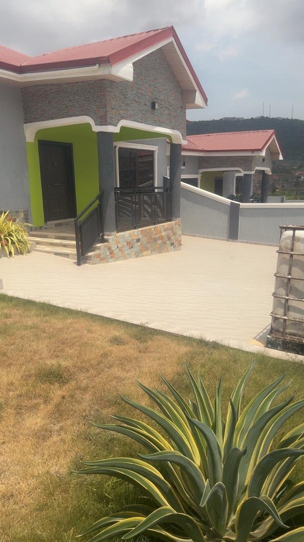 Executive 3-Bedroom Ensuite Home for Rent in Adusa – Pokuase