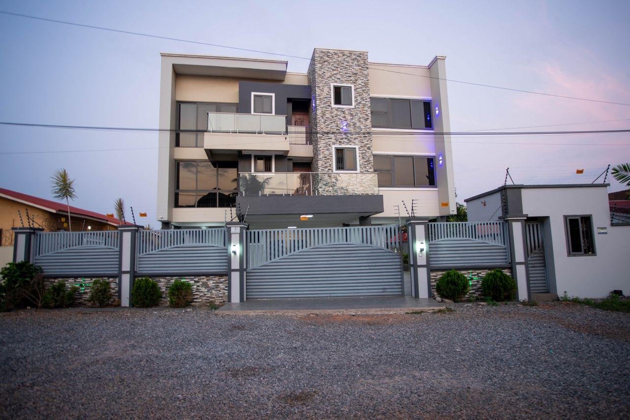 2 bedroom house For short stay at East Legom