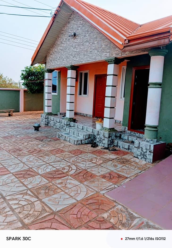 3-Bedroom House for Rent – Ghana Flag, Gravel Pit, Oyarifa