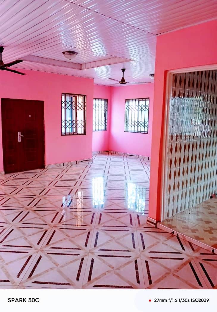 3-Bedroom House for Rent – Ghana Flag, Gravel Pit, Oyarifa