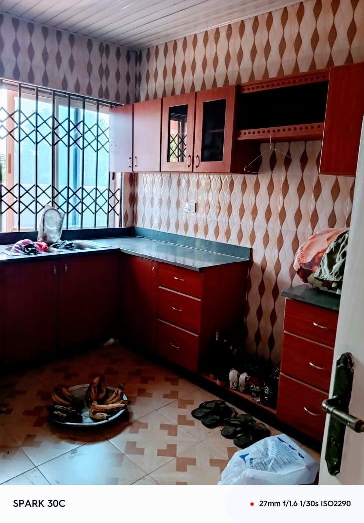 3-Bedroom House for Rent – Ghana Flag, Gravel Pit, Oyarifa