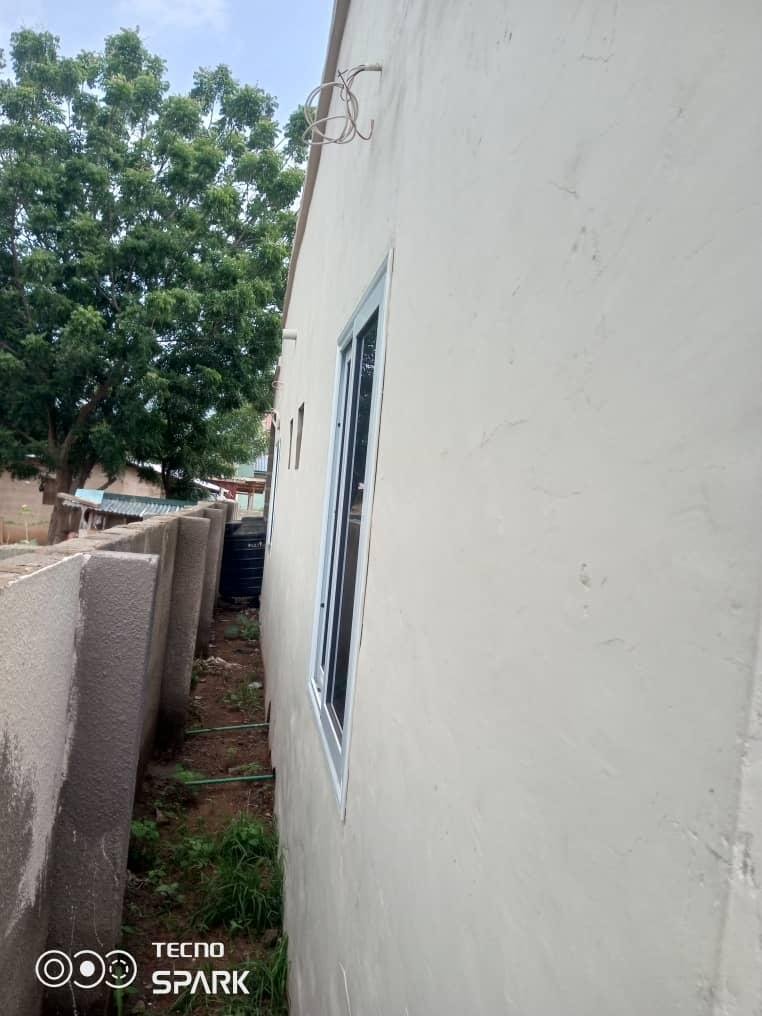 3-Bedroom House for Sale – Ghana Flag, Gravel Pit