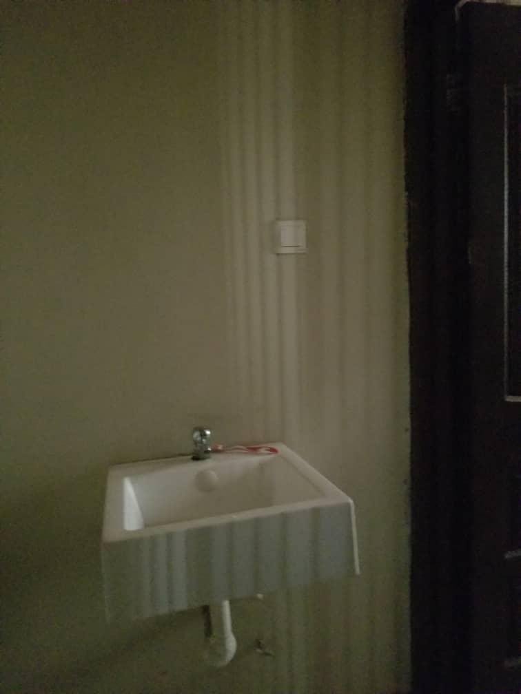 Well-maintained 2-bedroom self-contain house for rent in the desirable ACP area.