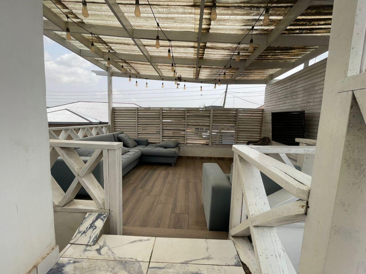 5-BEDROOM SEMI FURNISHED HOUSE FOR SALE – ACHIAMAN AMASAMAN ($290,000)