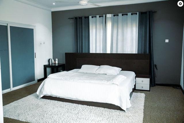 The Space - Luxury 5 bedroom house in Adenta