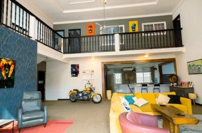 The Space - Luxury 5 bedroom house in Adenta